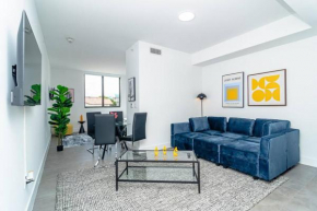 King Bed brand new Oasis minutes to Brickell